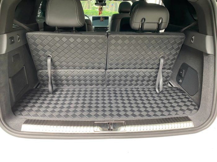 Vehicle-specific waterproof car trunk mat