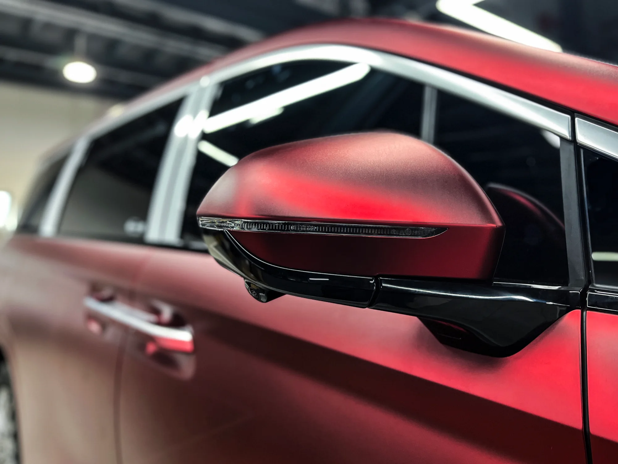 BYD M9 dán đổi màu đỏ nhám