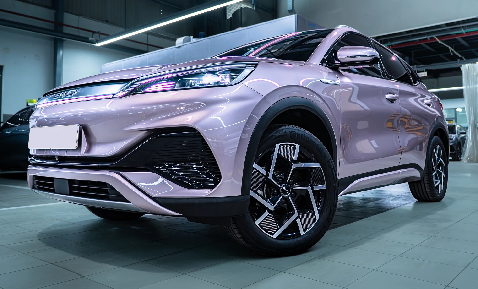 BYD Atto 3 dán đổi màu Hồng Fantastic Grey ảnh 2
